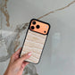 Funda para iPhone Maison Caviar Valencia en color vibrante, con diseño elegante y protección duradera para teléfono móvil.