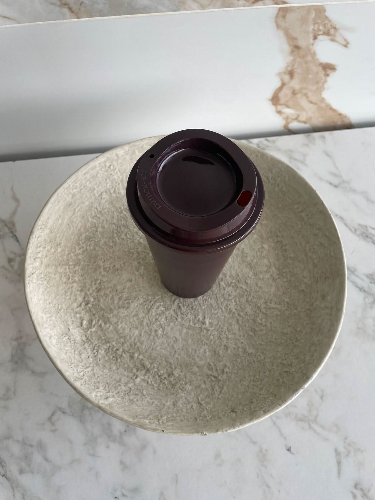 Vaso de café Maison Caviar, vaso café de vidrio transparente con asa para servir bebidas calientes y frías.