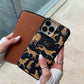 Funda de silicona color ámbar para iPhone de Maison Caviar, protección y estilo en un diseño elegante y práctico.