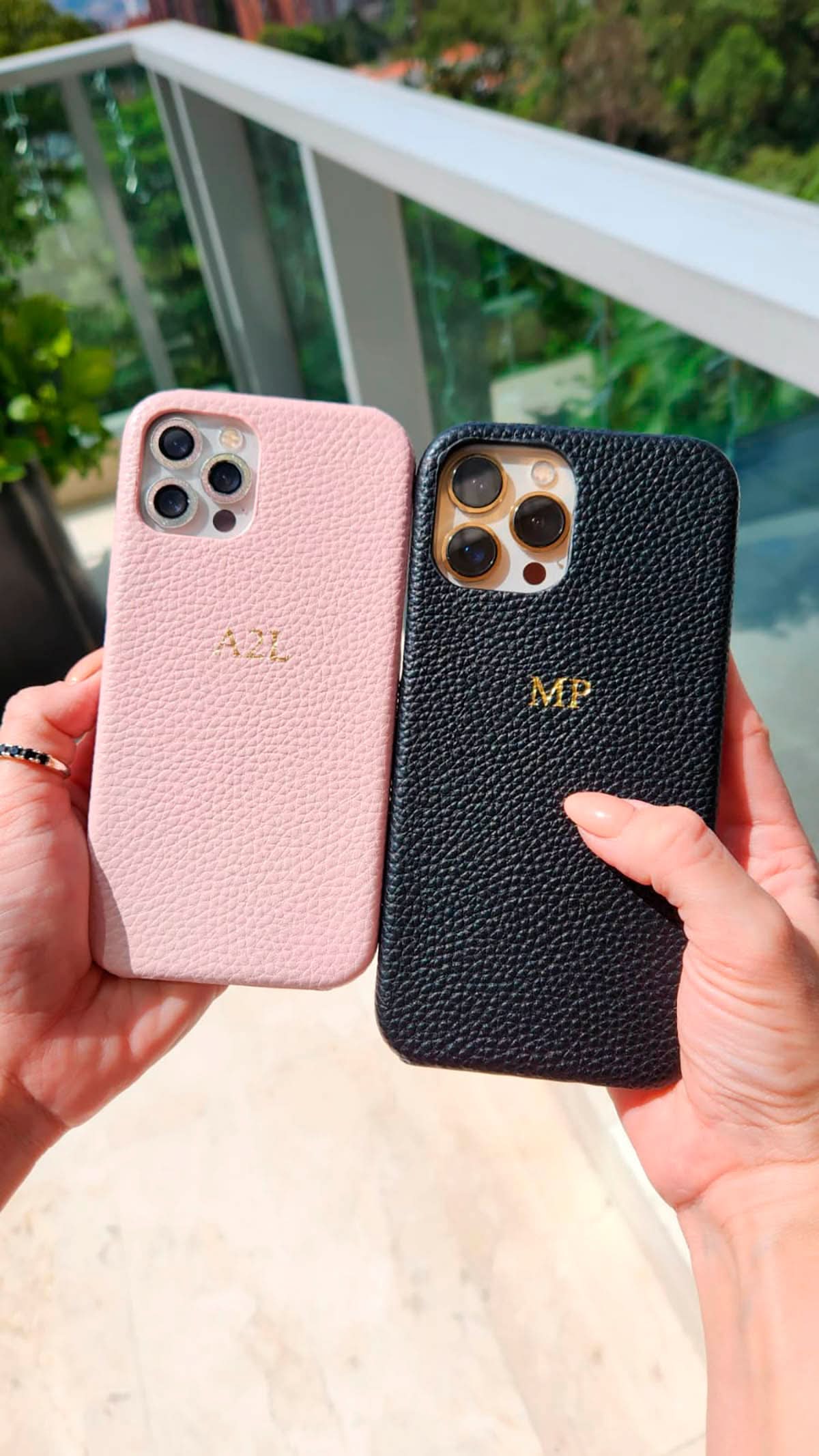 Carcasa para iPhone Pisa de Maison Caviar, funda protectora con diseño elegante visible en la imagen.