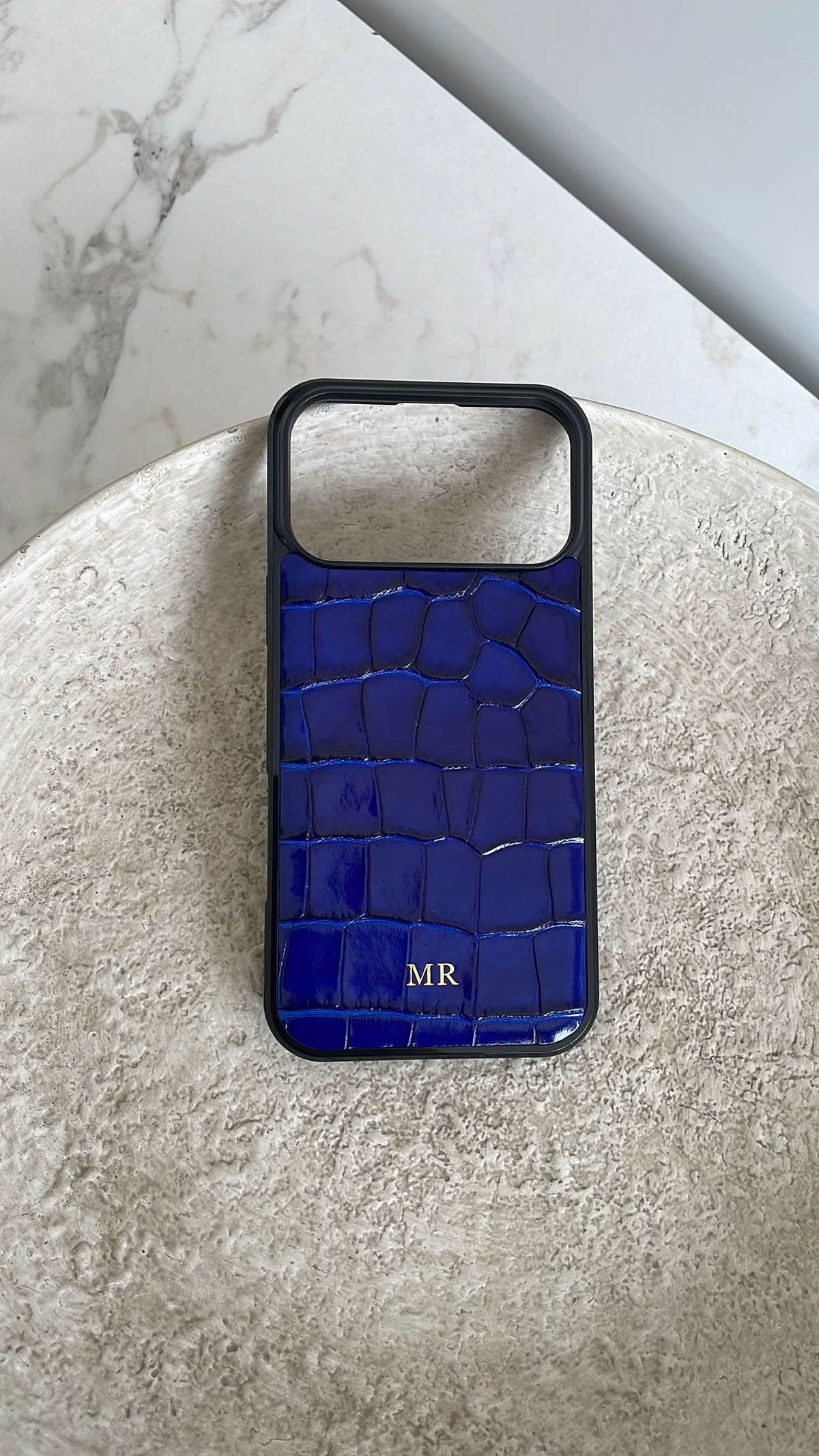 Funda para iPhone Siena de Maison Caviar, protección elegante con acabado de alta calidad y diseño moderno.