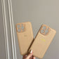 Funda para iPhone Maison Caviar Roma con diseño elegante y detalles en cuero, protección y estilo para tu teléfono inteligente.