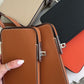 Funda de teléfono Maison Caviar Emily para iPhone, protección de bolso con diseño elegante y material de alta calidad.