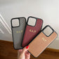 Funda para iPhone Maison Caviar Lucca en color negro con diseño elegante y protección para el teléfono móvil.