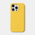 Funda amarilla para iPhone de Maison Caviar, protección elegante y resistente para teléfono móvil.