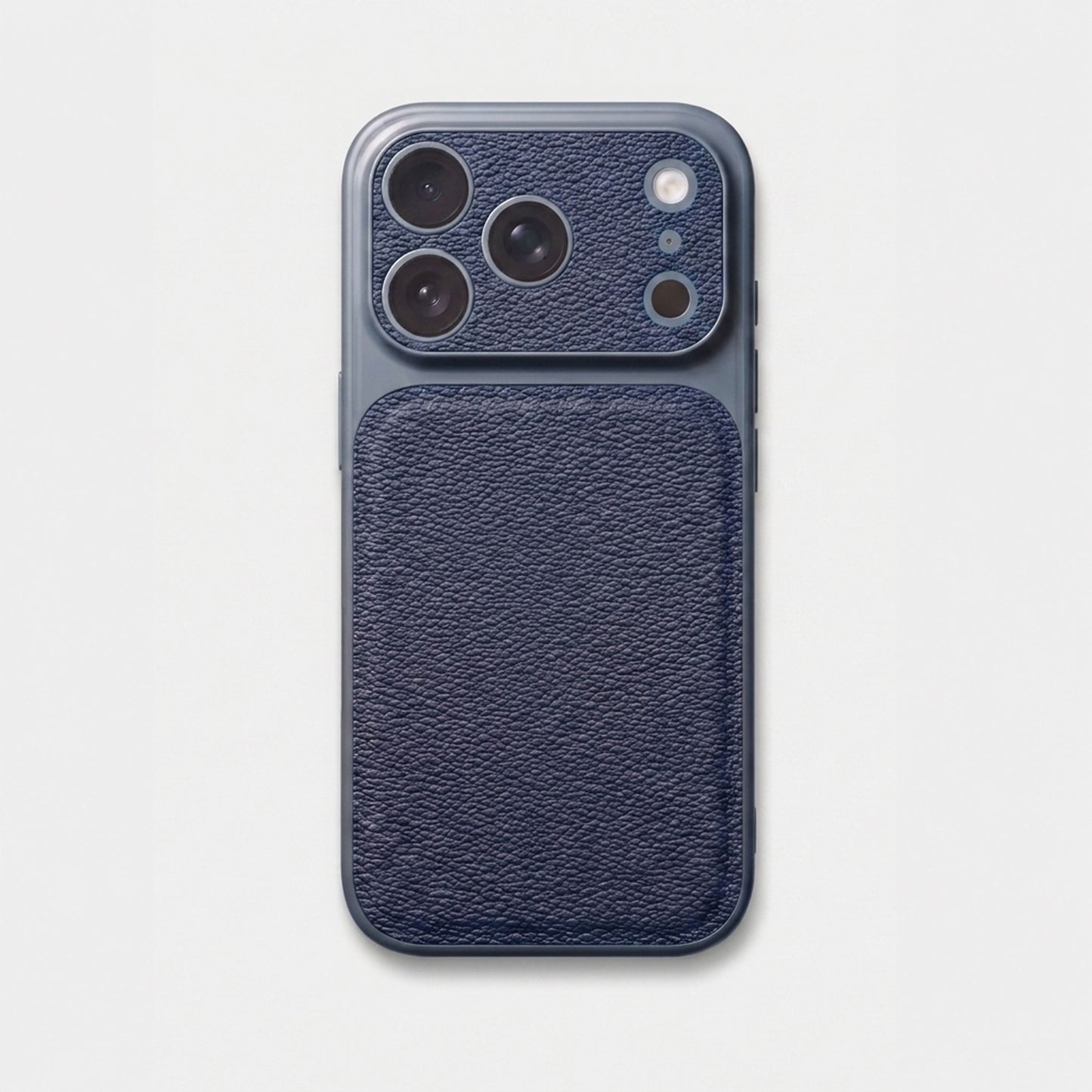 Funda para iPhone Maison Caviar Arthur en color azul navy, protección elegante para dispositivo móvil.