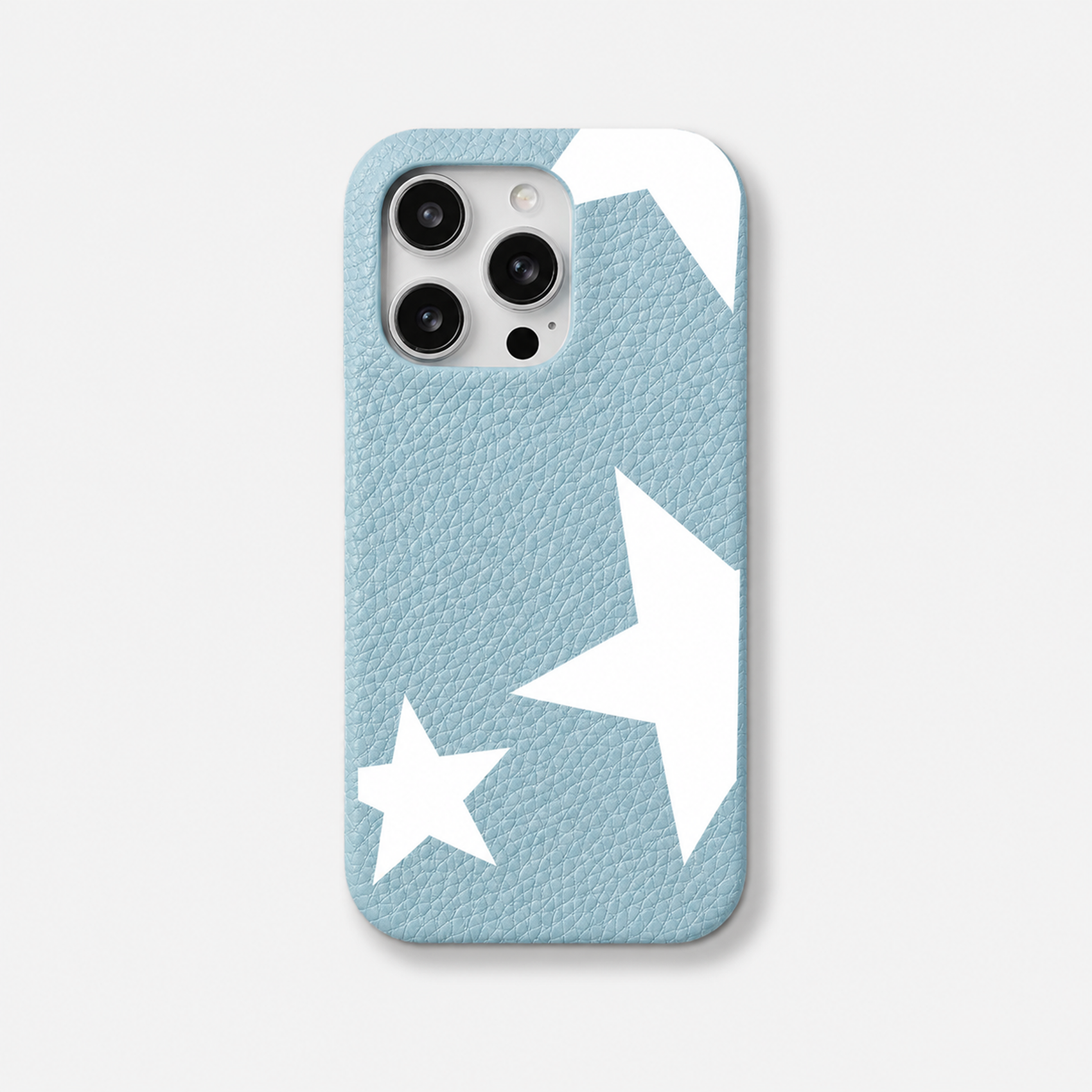 Funda para iPhone Maison Caviar Liam en color azul claro, protección y estilo para teléfono inteligente.