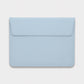 Funda para MacBook Maison Caviar Nobu de color azul claro, protección elegante para portátil MacBook.
