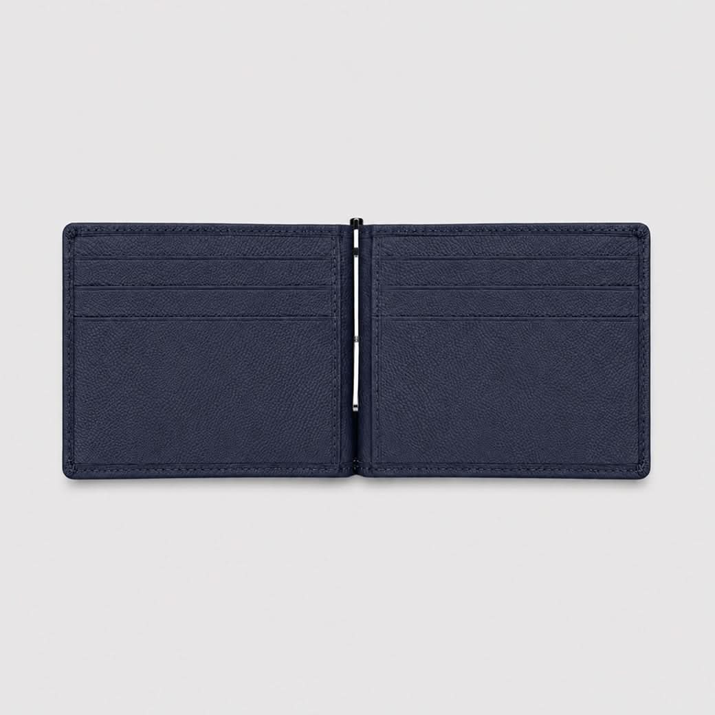 Billetera azul navy de Maison Caviar, elegante y de cuero, con compartimentos para tarjetas y dinero.