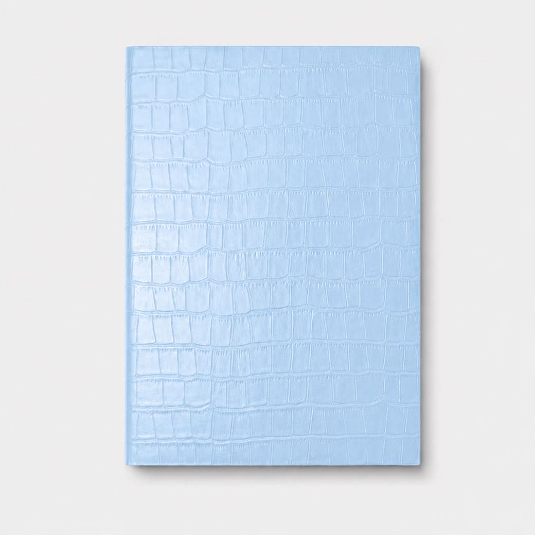 Agenda Sicilia de Maison Caviar en color azul bebé con diseño elegante y detalles sofisticados.