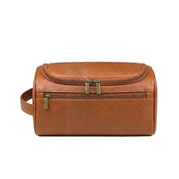 Maleta de viaje Belmont de Maison Caviar, con diseño elegante y detalles en cuero, vista frontal del bolso de viaje.