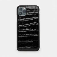 Funda para iPhone Siena de Maison Caviar en color negro con diseño elegante y protección para el teléfono móvil.