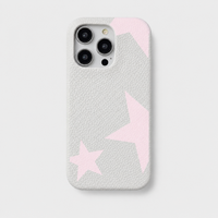 Funda blanca para iPhone de Maison Caviar, protección elegante y resistente para teléfono móvil.