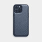Funda para iPhone de color azul de Maison Caviar, protectora y elegante, con diseño resistente y acabado suave.