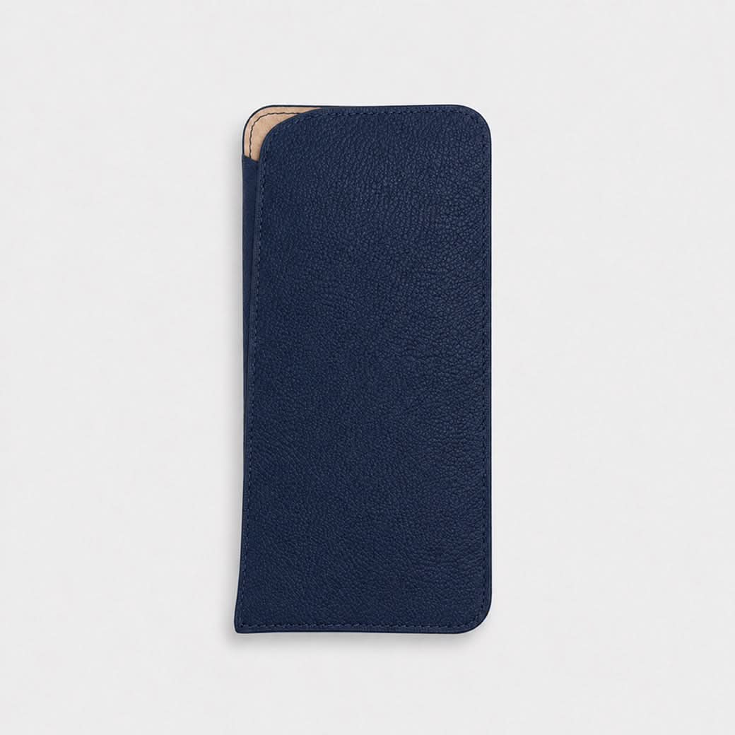 Estuche para gafas Maison Caviar Ginebra de color azul, protección y estilo para tus gafas en un diseño elegante.