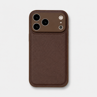 Funda para iPhone Madrid de Maison Caviar en color marrón, protección y estilo para tu teléfono móvil.