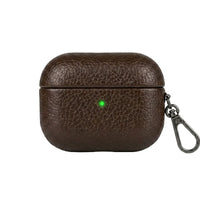 Funda para Airpods Maison Caviar Salem de color café, protección elegante para auriculares inalámbricos.