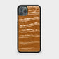 Funda para iPhone Siena de Maison Caviar en color camel, protección y estilo para teléfono móvil.