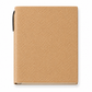 Agenda Maison Caviar Margot en color camel con diseño elegante y página interior visible en la imagen.