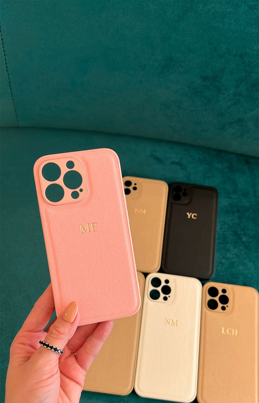 Funda para iPhone Roma de Maison Caviar, protección elegante en cuero con detalles en tonos marrones y diseño sofisticado.
