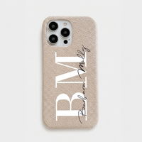 Funda para iPhone Alana de Maison Caviar en color crema, protección y estilo para el teléfono móvil.