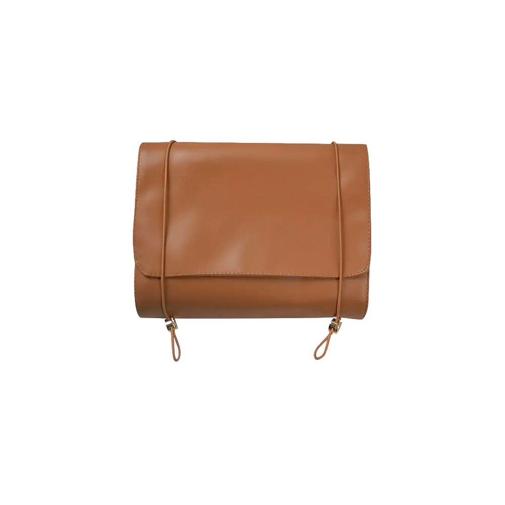 Bolso de vanity Maison Caviar Enzo de estilo elegante con compartimentos para cosméticos y accesorios de belleza.