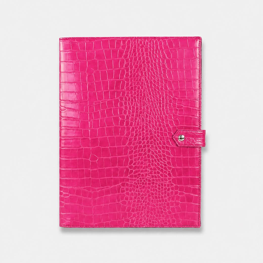 Funda para iPad Maison Caviar en color fucsia, protección elegante y moderna para tablet.