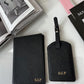 Porta pasaporte Maison Caviar Mykonos de cuero con diseño elegante y cierre, ideal para viajes y almacenamiento de documentos.