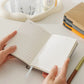 Agenda Maison Caviar Margot con portada de diseño elegante y páginas internas para planificar y organizar el año.