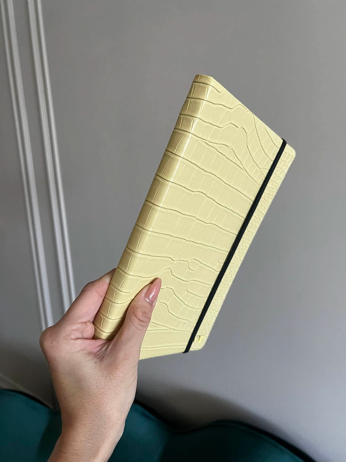 Agenda Sicilia de Maison Caviar con diseño elegante y páginas blancas, ideal para planificar y organizar el año.