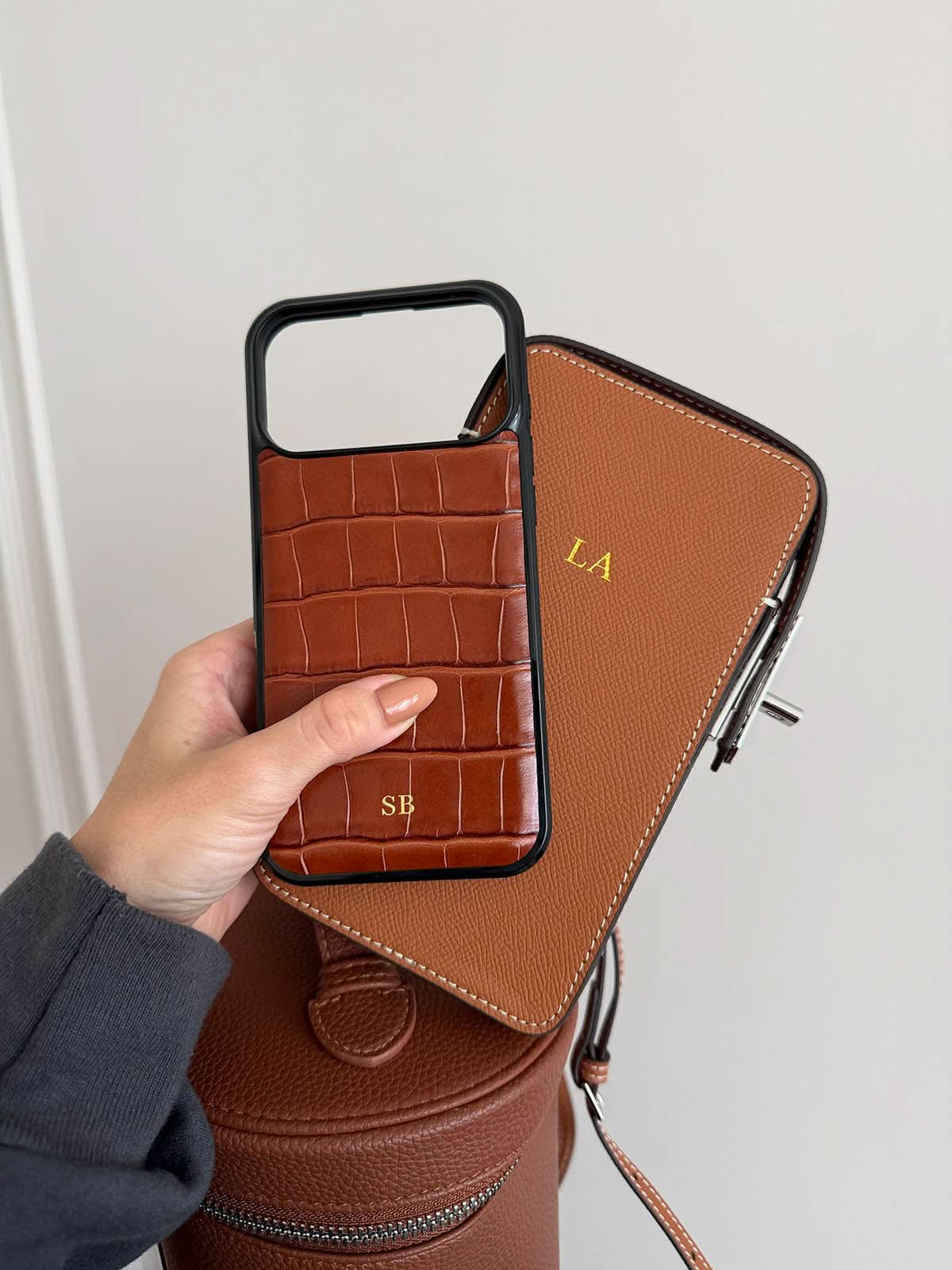 Funda para iPhone Maison Caviar Emily, funda protectora de teléfono con diseño elegante y material de alta calidad.