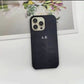 Funda para iPhone Napoles de Maison Caviar con diseño elegante y detalles en cuero, protección y estilo para el teléfono.