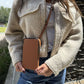 Funda para iPhone Maison Caviar Emily en forma de bolso, protección elegante para teléfono con diseño de bolso de mano.