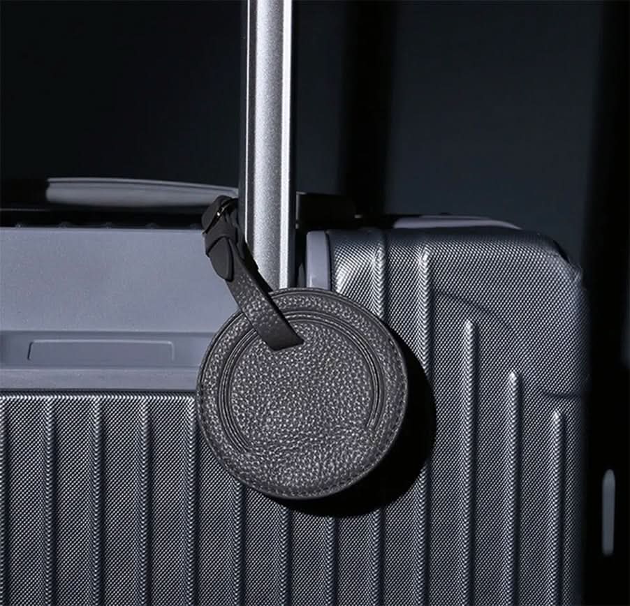 Etiqueta para maleta Massimo de Maison Caviar, con diseño elegante y duradero para identificación de equipaje.