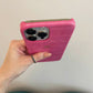 Funda para iPhone Milan de Maison Caviar, protección elegante en color negro con detalles de lujo.