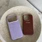 Funda para iPhone Maison Caviar Napoles en color negro con detalles elegantes y acabado de alta calidad.