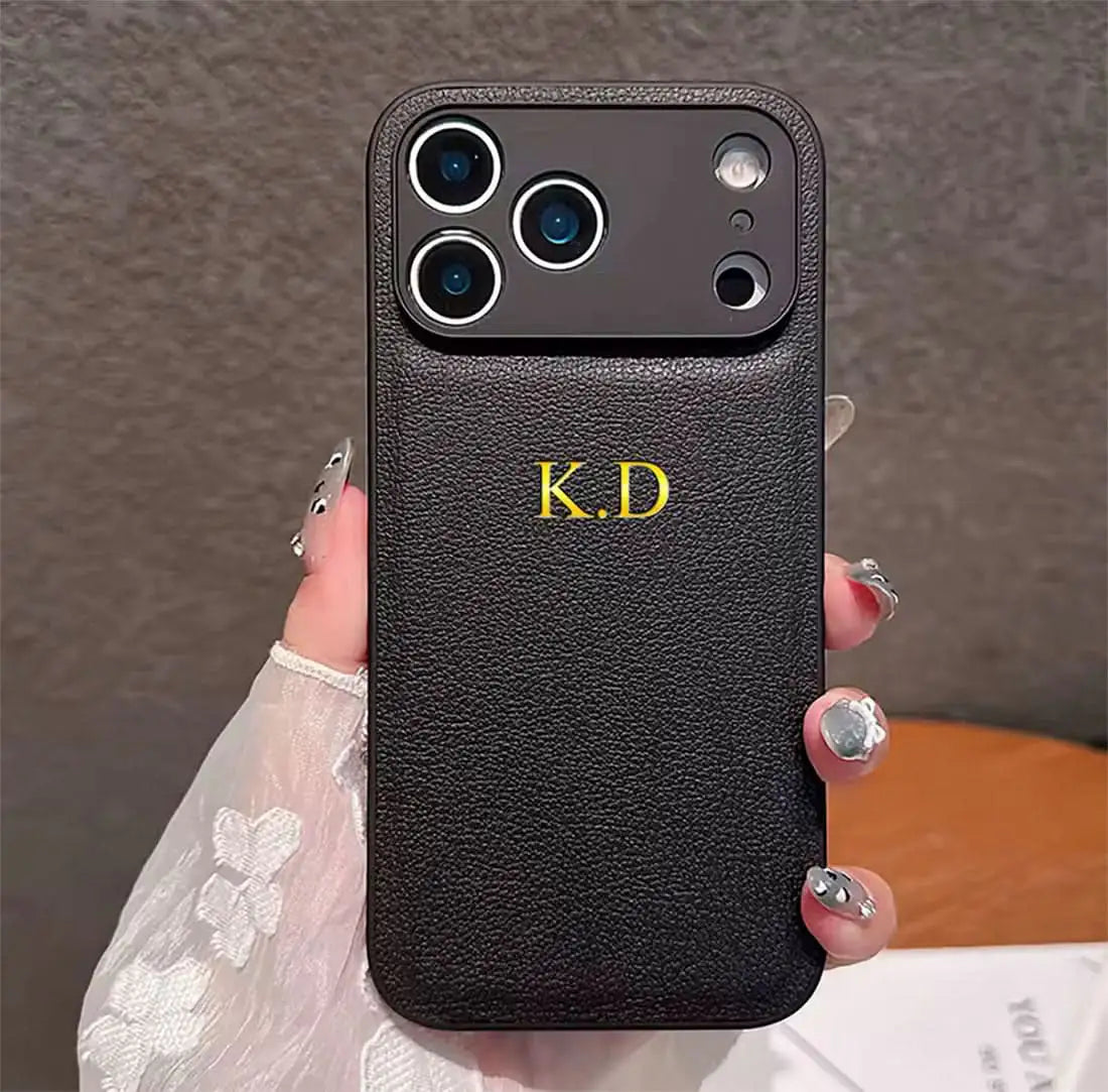 Funda para iPhone Maison Caviar Roma, protección de alta calidad con diseño elegante y detalles en la carcasa del teléfono.