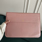 Funda para MacBook Maison Caviar Nobu, protección elegante en color negro, hecha de material resistente y de alta calidad.