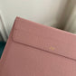 Funda protectora para MacBook de Maison Caviar, modelo Nobu, en color negro con acabado elegante y resistente a golpes.