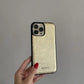 Funda para iPhone Bari de Maison Caviar, protección elegante con diseño en la imagen.