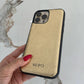 Funda para iPhone Bari de Maison Caviar, protección elegante en color negro con detalles de lujo y acabado de alta calidad.