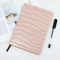 Agenda Sicilia de Maison Caviar con diseño elegante y tapas duraderas, ideal para organización diaria.