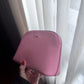 Neceser de viaje Maison Caviar Salamanca con compartimentos y asas, ideal para organizar productos de belleza.