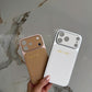 Funda para iPhone Maison Caviar Arthur, protección de alta calidad y diseño elegante, visible en la imagen.