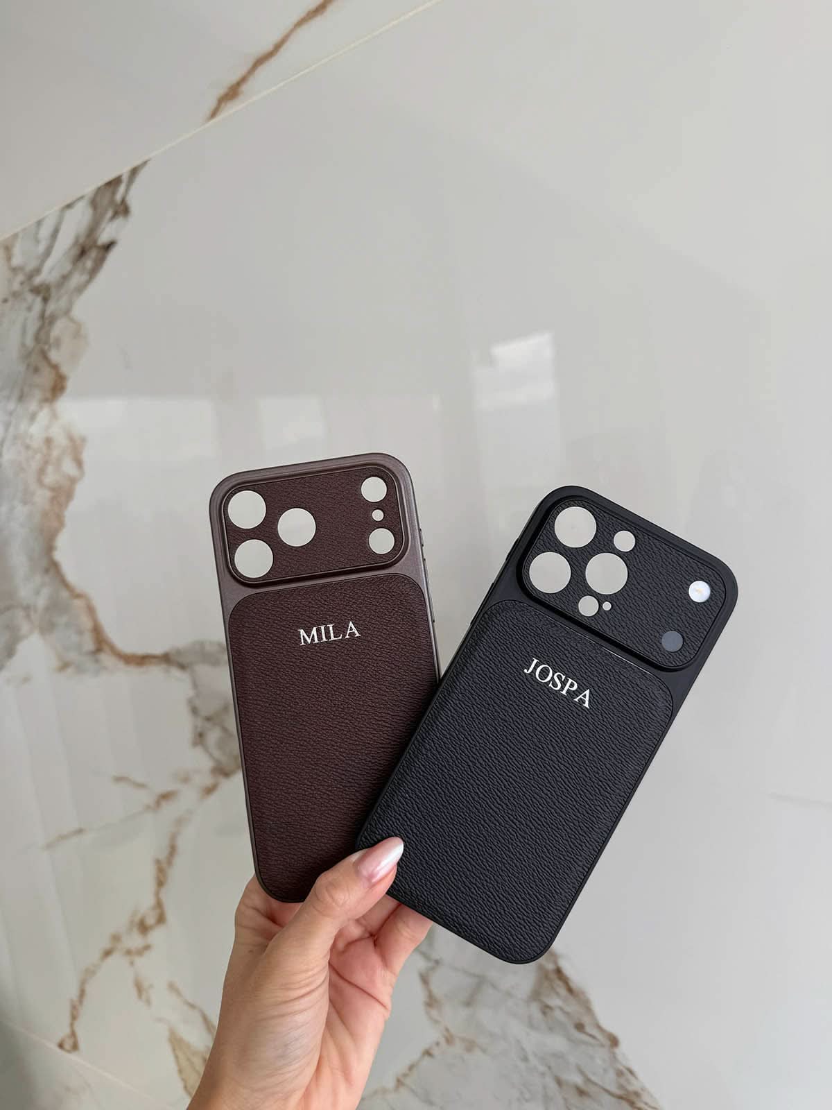 Funda para iPhone Arthur de Maison Caviar, protección de alta calidad en elegante diseño para teléfono móvil.