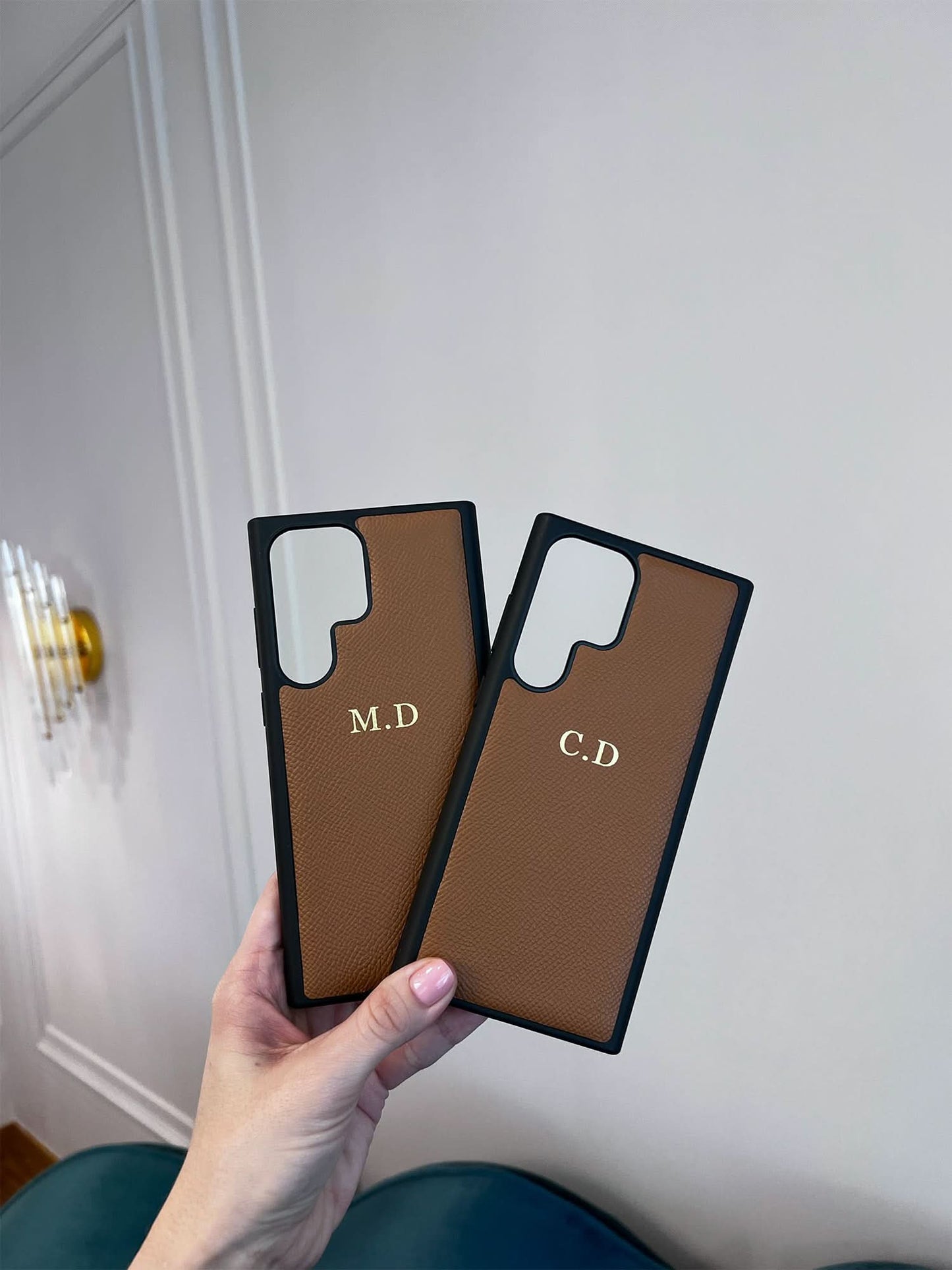 Funda Samsung Benedetto de Maison Caviar, protectora y elegante, con diseño artesanal en cuero y detalles sofisticados.
