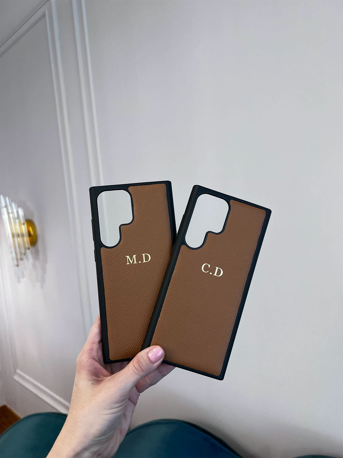 Funda Samsung Benedetto de Maison Caviar, protectora y elegante, con diseño artesanal en cuero y detalles sofisticados.