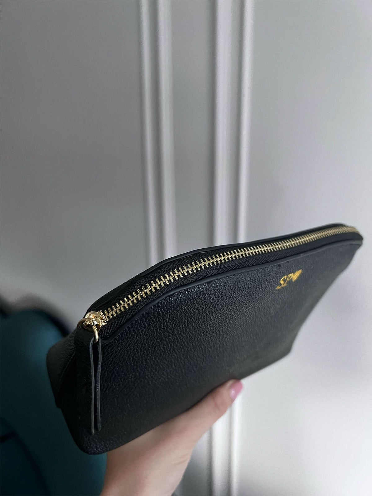 Bolsa de maquillaje Salamanca de Maison Caviar, elegante bolso de vanity con compartimentos para cosméticos y accesorios.