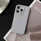 Funda para iPhone Pisa de Maison Caviar, protección elegante en cuero con detalles sofisticados, vista frontal del diseño.