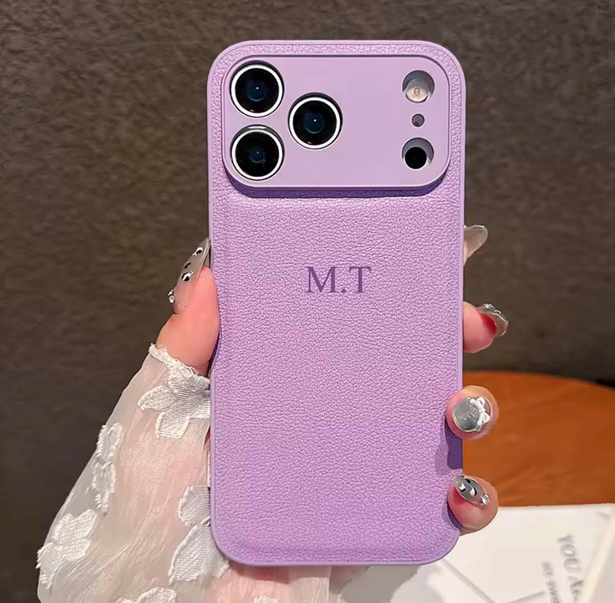 Funda para iPhone Maison Caviar Madrid en color transparente con detalles elegantes y protección para el teléfono.